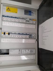 Verdeelbord met automaten en verliesstroomschakelaars